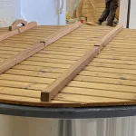 Dřevěný kryt koupacího sudu